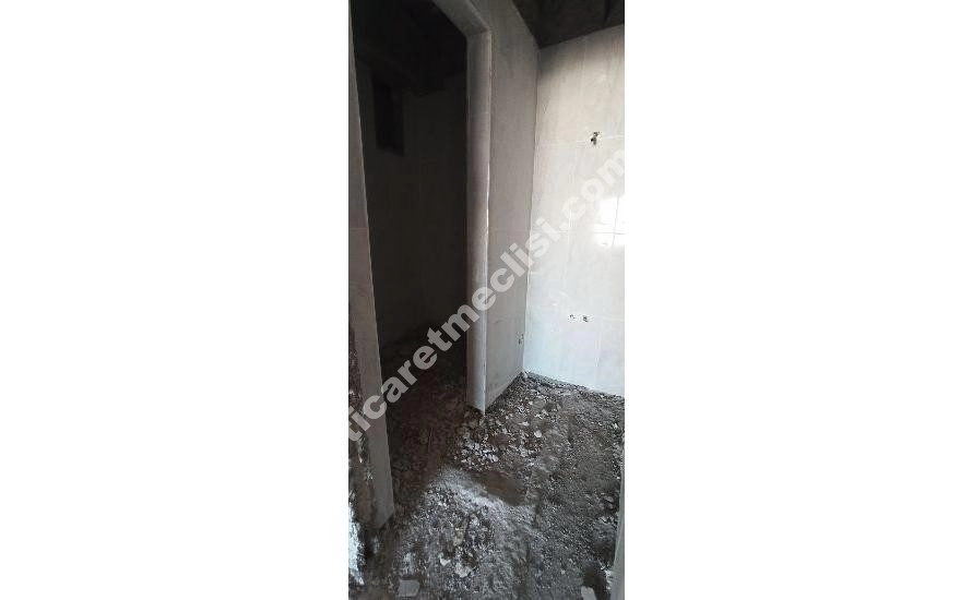 ABDÜLKADİR YÜKSEL DEVLET HASTANESİNİN ARKASINDA SATILIK 3.5+1 DAİRE_3
