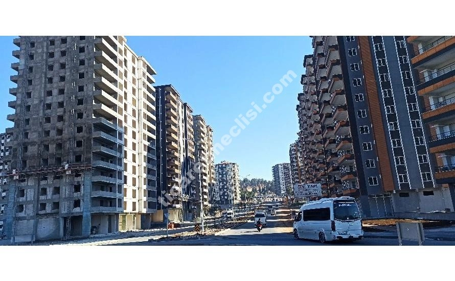 ABDÜLKADİR YÜKSEL DEVLET HASTANESİNİN ARKASINDA SATILIK 3.5+1 DAİRE_0