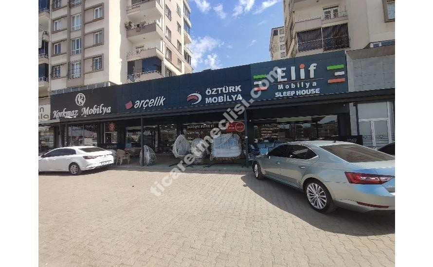 Şirinevler de ana cadde üzerin de 1450 mt dükkan_1