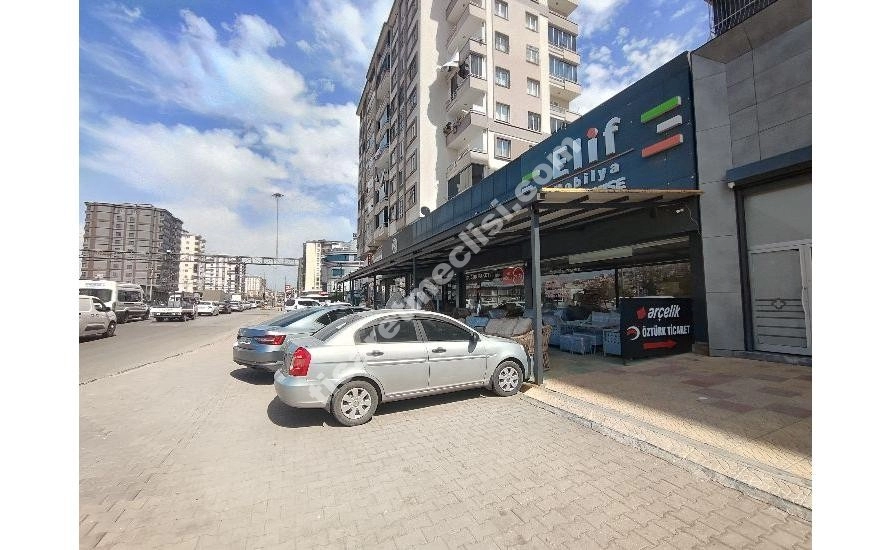 Şirinevler de ana cadde üzerin de 1450 mt dükkan_2